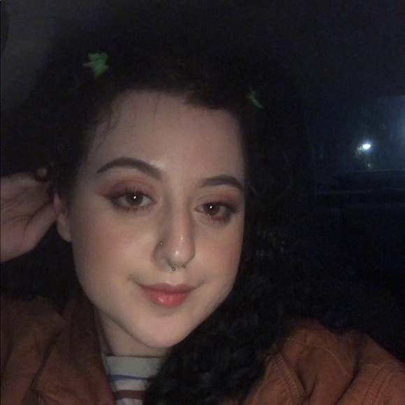 Meet your Posher, Audrey - Picture 1 of 1